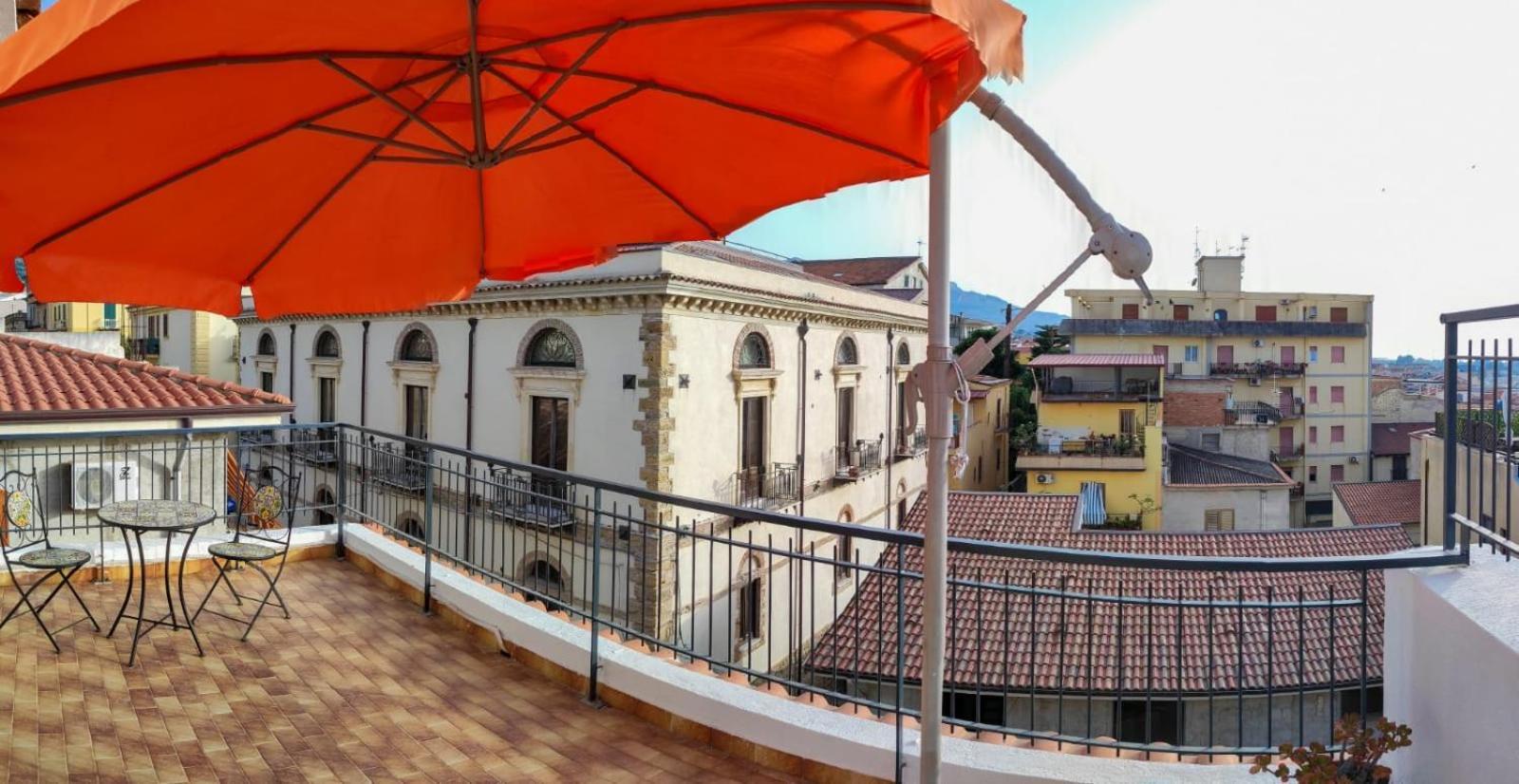 Готель Petite Etoile Сант'Агата-ді-Мілітелло Екстер'єр фото